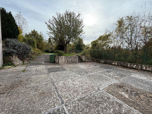 Maison - 218 m² - 8 pièces