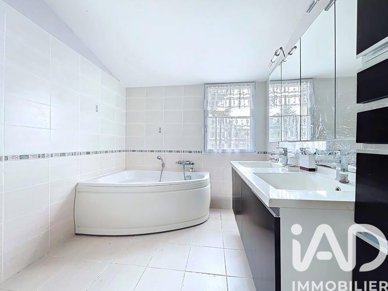 Maison - 182 m² - 6 pièces