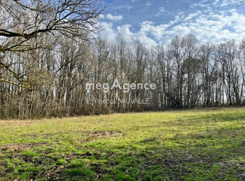 Terrain constructible - 3 350 m²