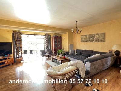 Maison traditionnelle - 166 m² - 6 pièces