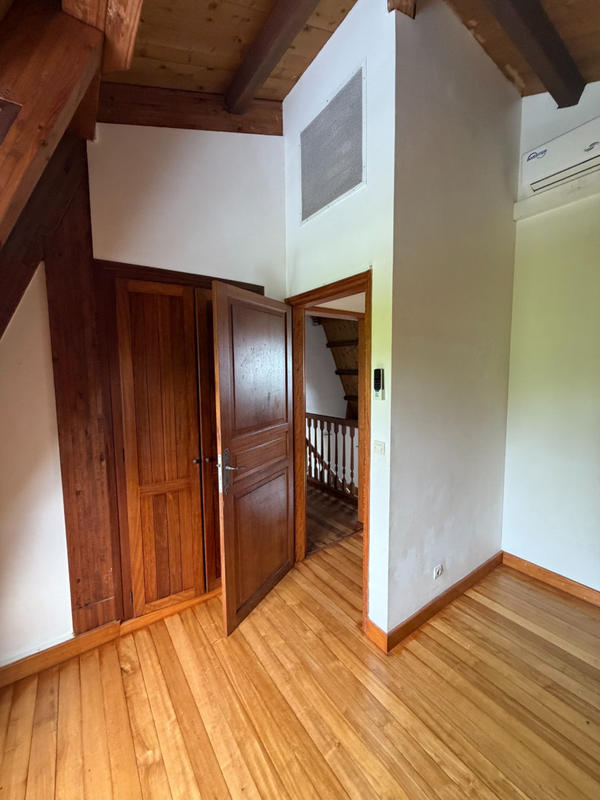 Maison - 200 m² - 6 pièces