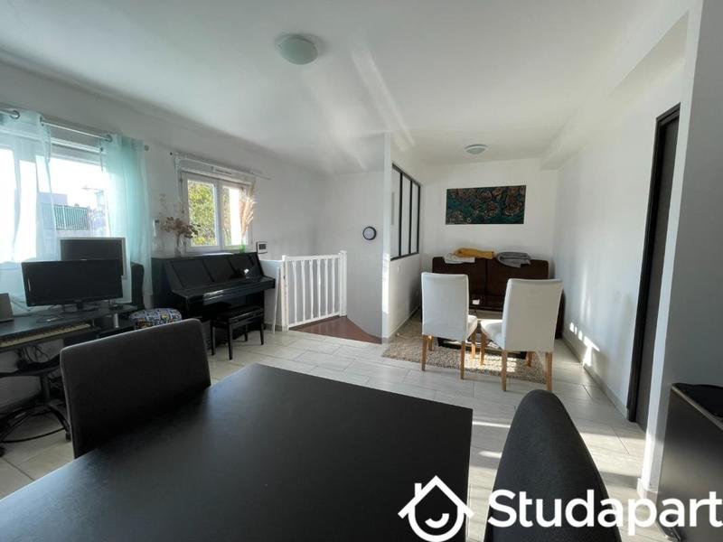 Chambre - 12 m² - 1 pièce