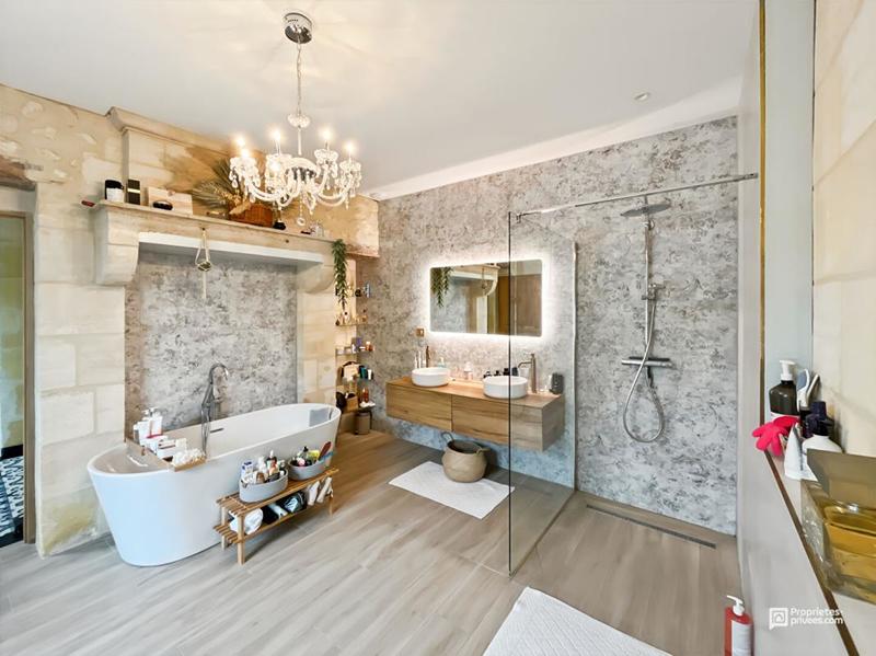 Maison - 215 m² - 4 pièces