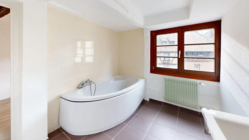 Maison traditionnelle - 258 m² - 7 pièces