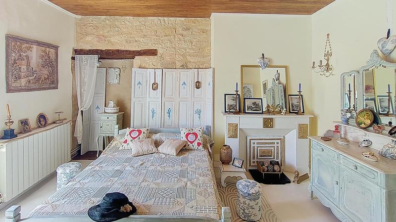 Maison - 263 m² - 12 pièces