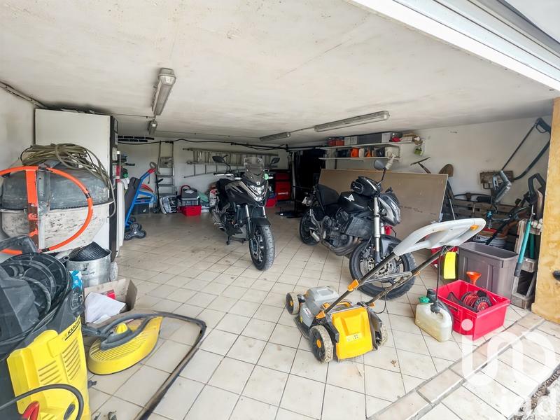 Maison - 227 m² - 7 pièces