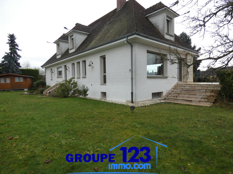 Maison - 435 m² - 9 pièces