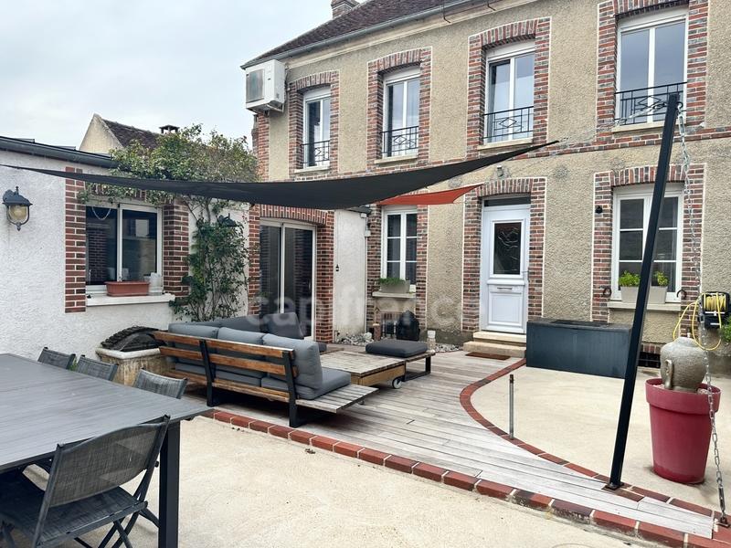 Maison - 167 m² - 7 pièces