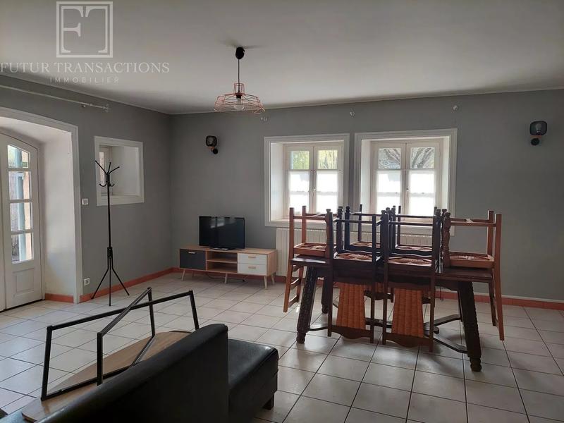 Maison - 215 m² - 5 pièces