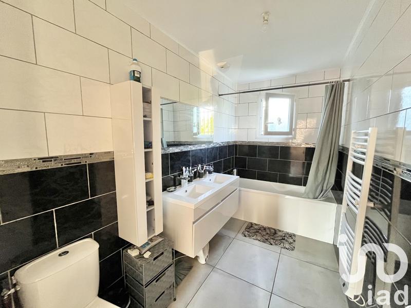 Maison - 93 m² - 5 pièces