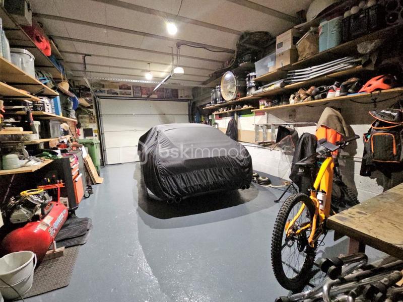 Maison - 205 m² - 7 pièces