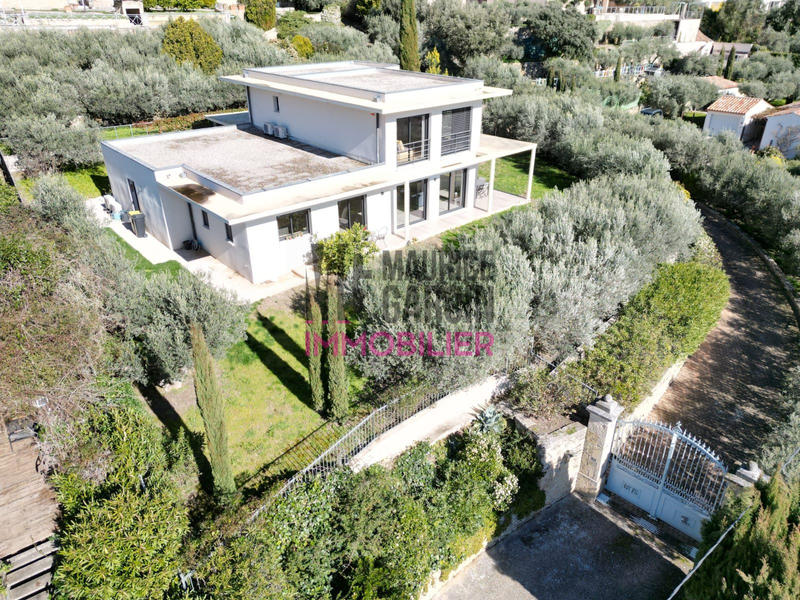 Maison - 180 m² - 6 pièces