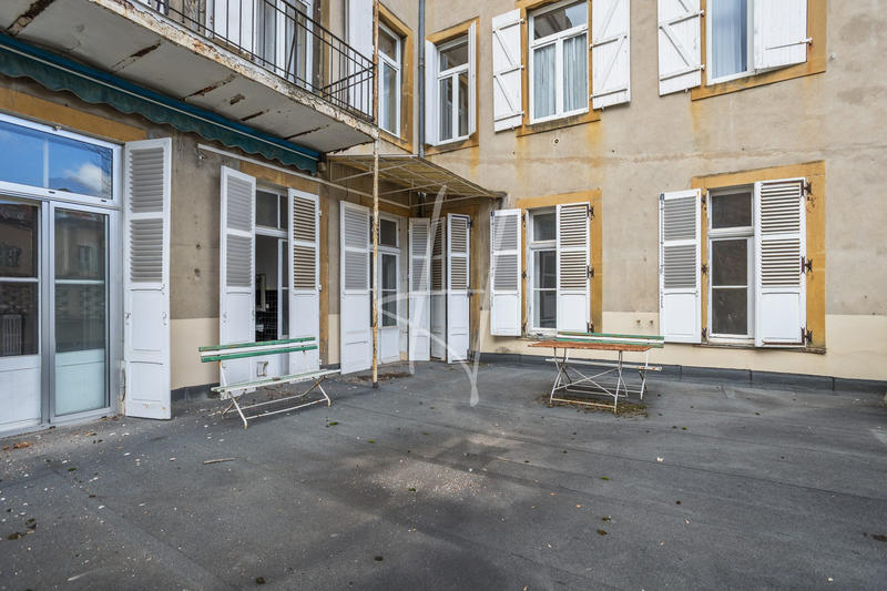 Appartement - 257 m² - 8 pièces