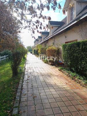 Maison - 518 m² - 12 pièces