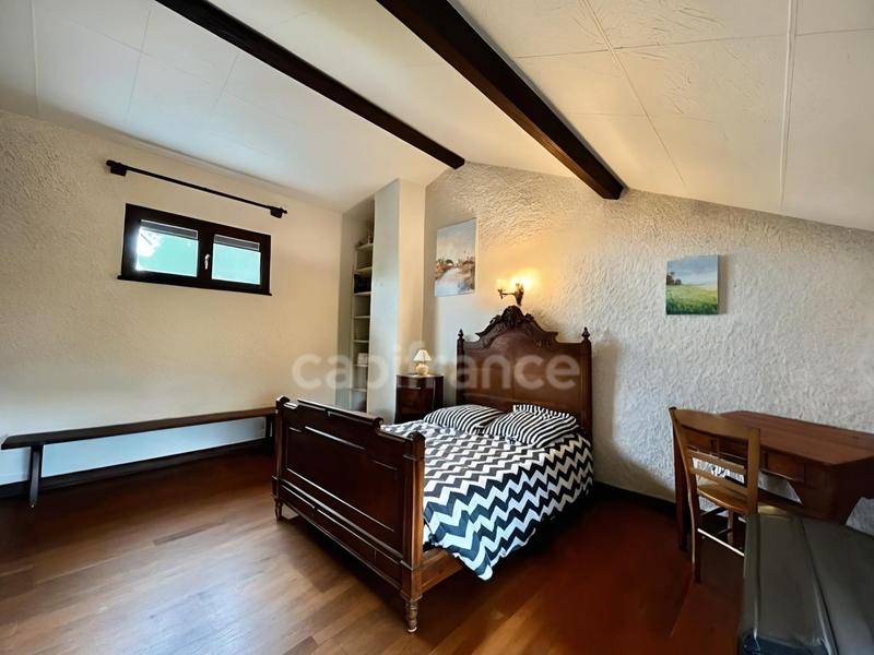 Maison - 200 m² - 6 pièces