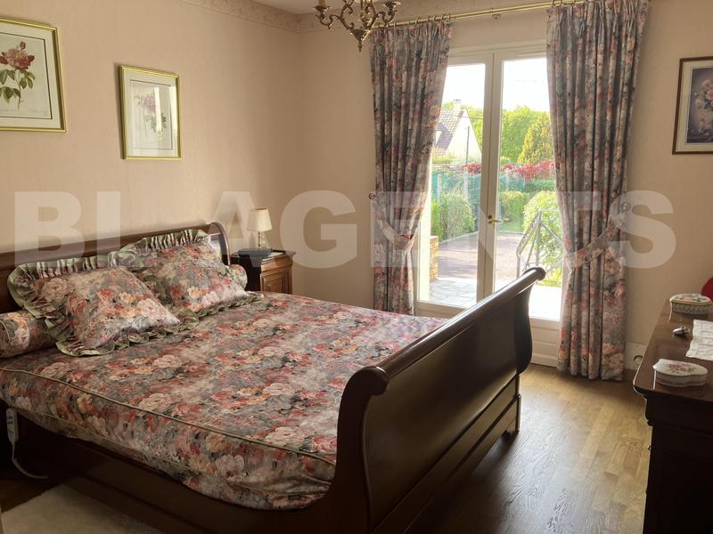 Pavillon - 175 m² - 6 pièces