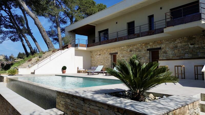 Villa - 324 m² - 6 pièces