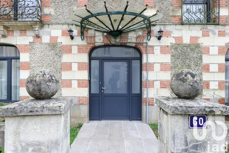 Maison - 377 m² - 10 pièces