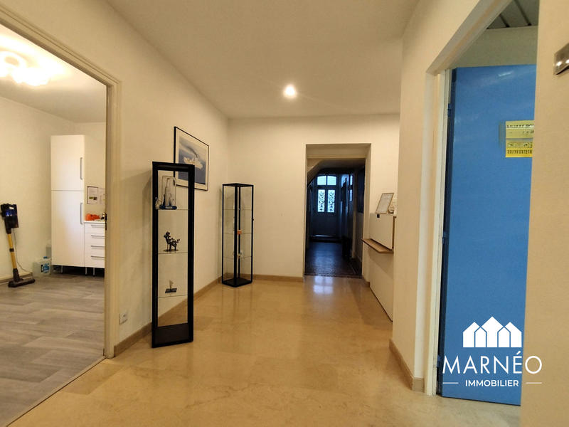 Maison - 235 m² - 9 pièces