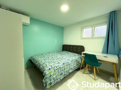 Chambre - 9 m² - 1 pièce