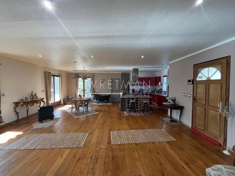 Villa - 173 m² - 6 pièces