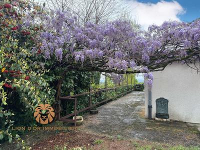 Maison - 92 m² - 5 pièces