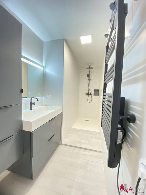 Appartement - 120 m² - 1 pièce