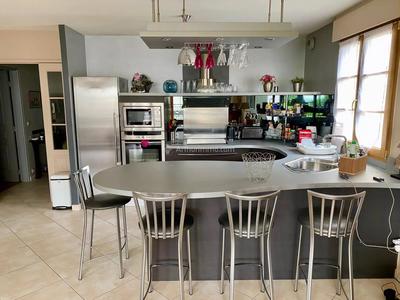 Appartement - 93 m² - 4 pièces