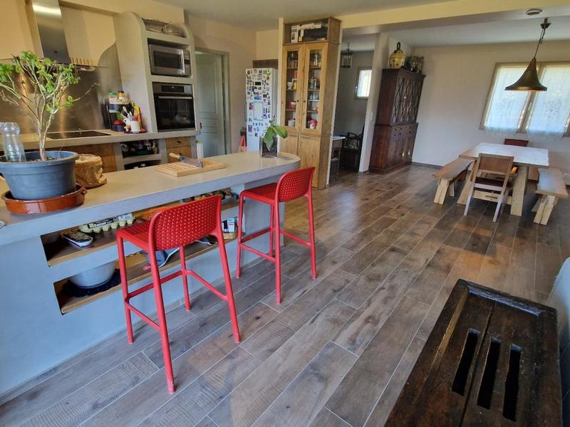 Maison - 217 m² - 6 pièces