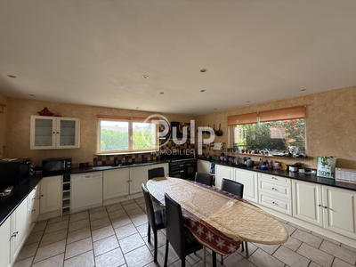 Maison - 340 m² - 10 pièces