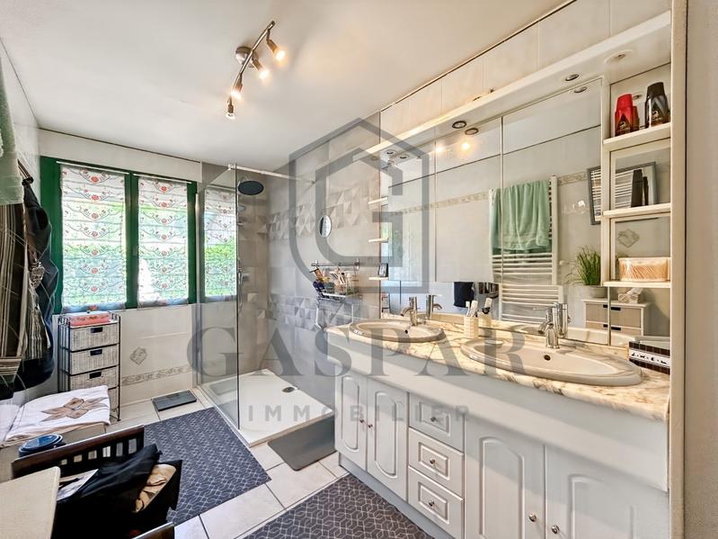 Maison - 143 m² - 5 pièces