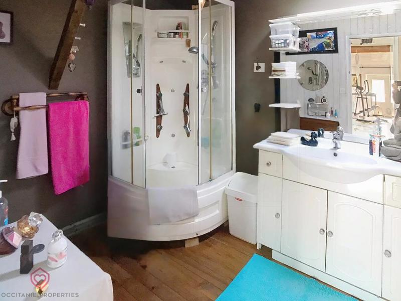 Maison - 253 m² - 8 pièces