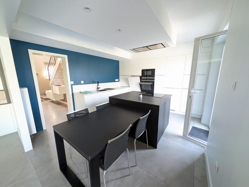 Maison - 196 m² - 7 pièces