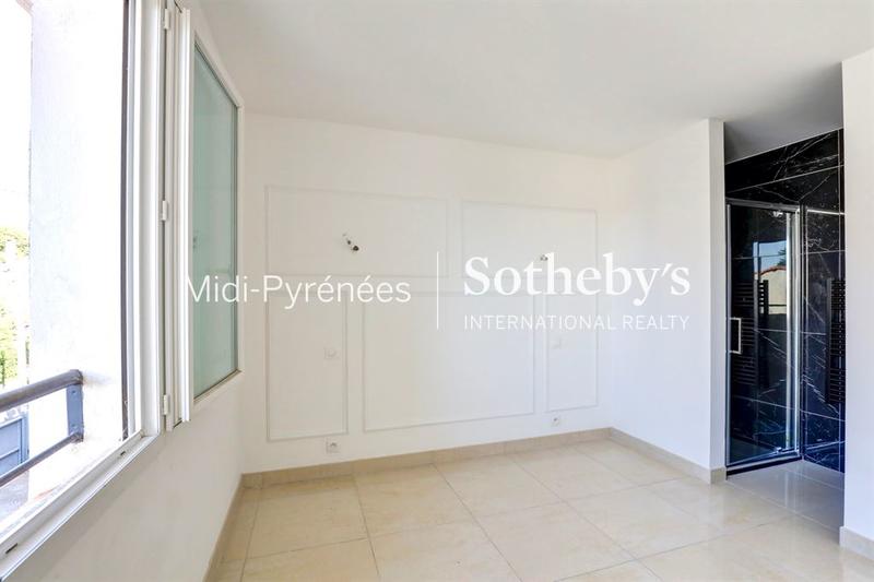 Appartement - 218 m² - 6 pièces