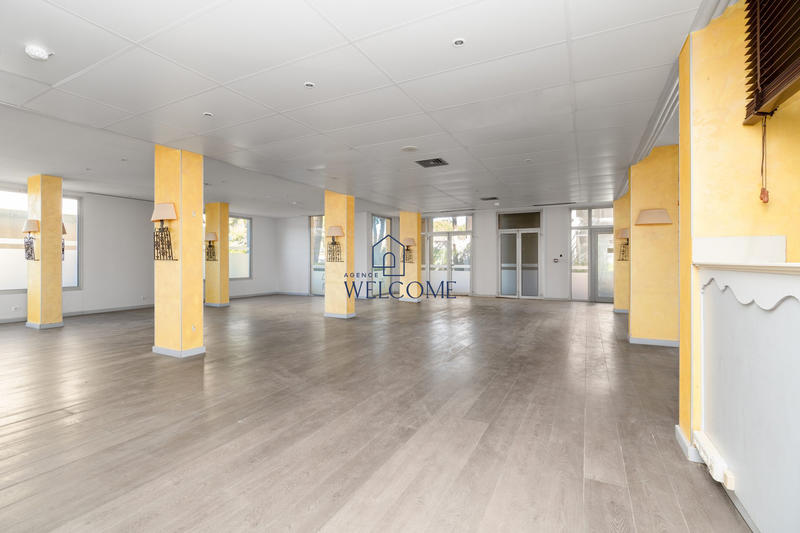 Local commercial - 316 m²