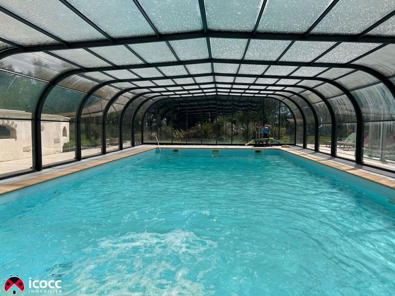 Propriété - 240 m² - 11 pièces