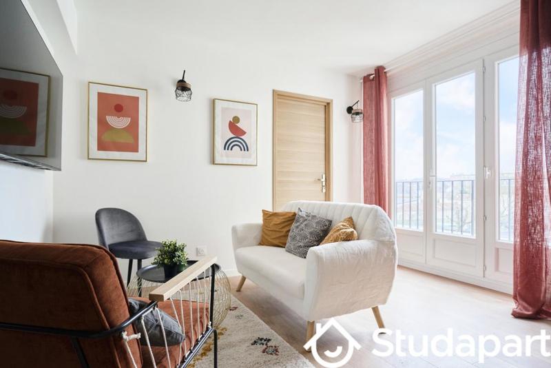 Chambre - 11 m² - 1 pièce