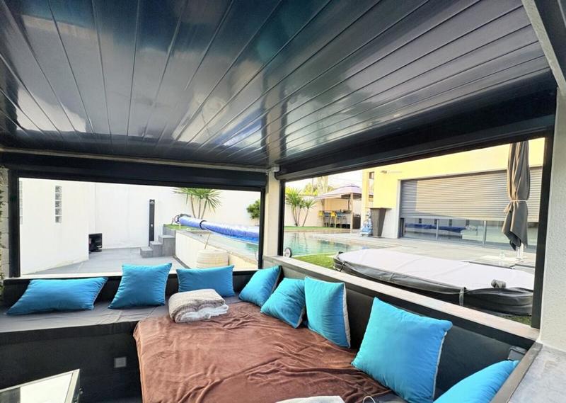 Maison - 220 m² - 6 pièces