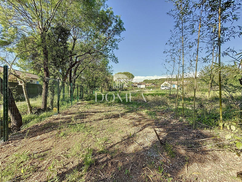 Terrain - 1 012 m²