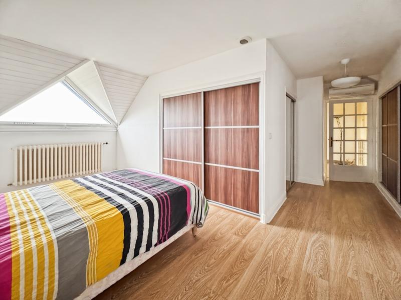 Maison - 310 m² - 10 pièces