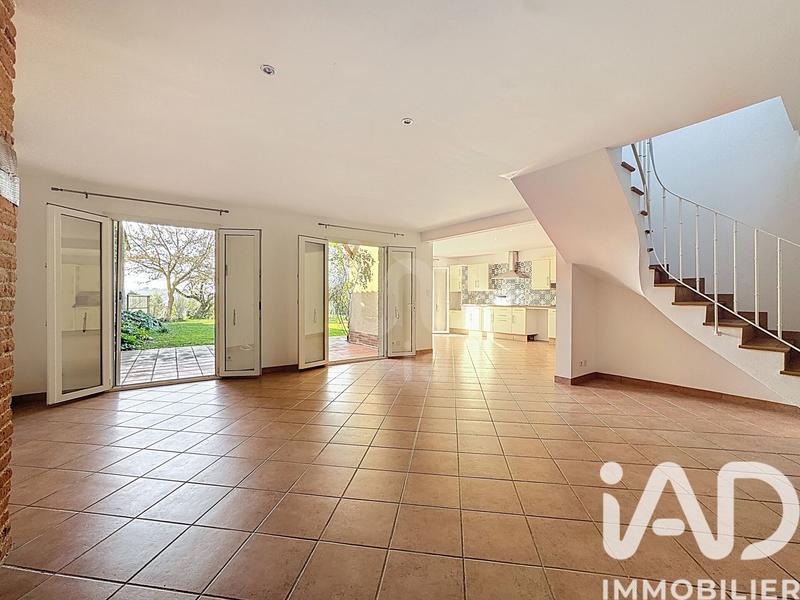 Maison - 207 m² - 7 pièces