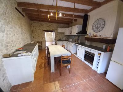 Maison ancienne - 210 m² - 6 pièces