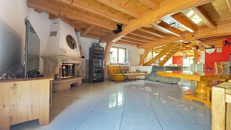 Maison - 186 m² - 5 pièces