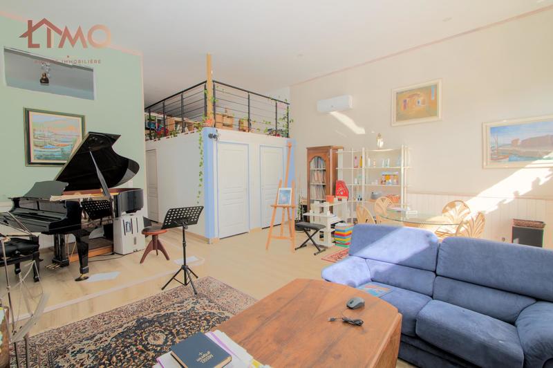 Maison - 300 m² - 12 pièces