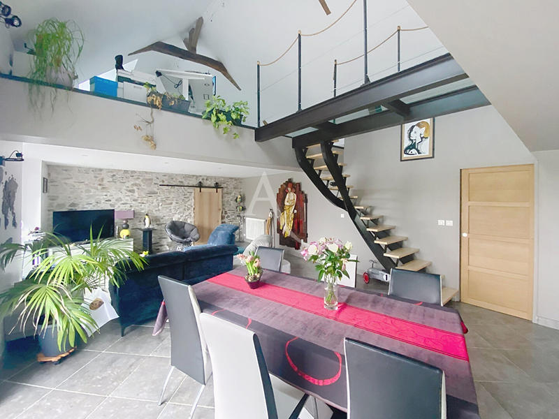 Maison - 194 m² - 6 pièces