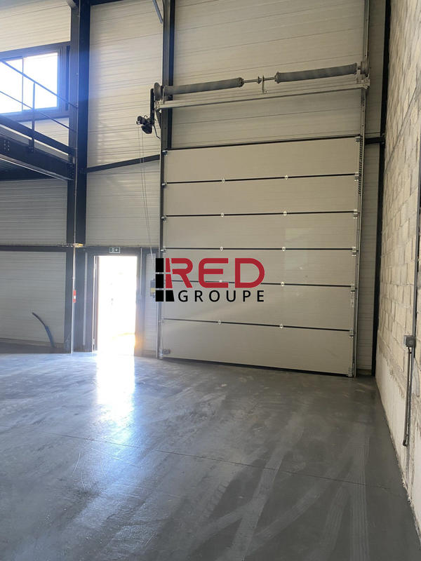 Entrepôt - 375 m²