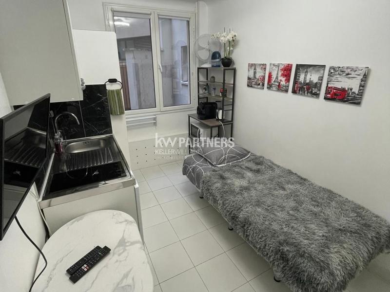 Studio - 9 m² - 1 pièce