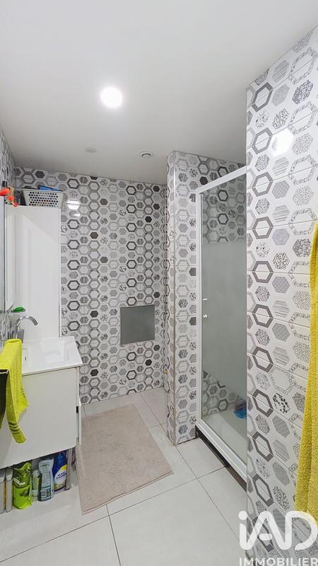 Maison - 280 m² - 16 pièces