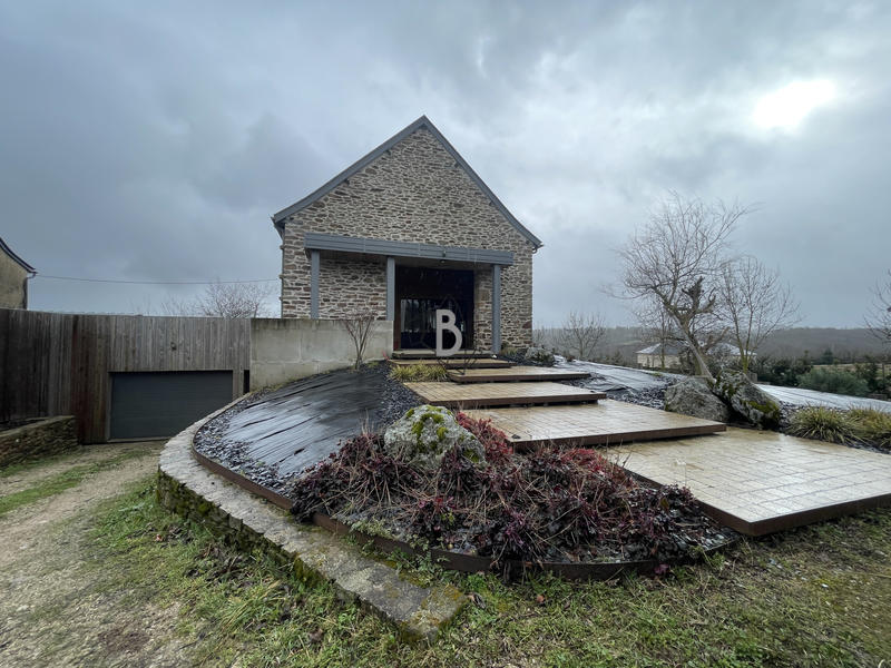 Maison - 230 m² - 6 pièces