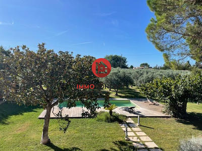 Maison traditionnelle - 204 m² - 6 pièces